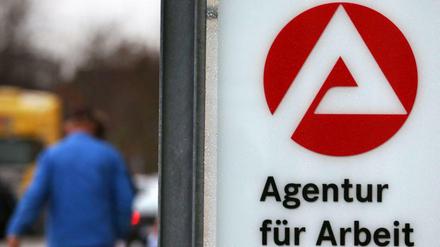 Das Jobcenter muss einem Vater die Reise zu seinem Sohn nach Indonesien bezahlen.