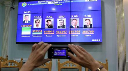 Die Ukrainer haben gewählt. Und das ziemlich eindeutig. Die internationalen Wertungen des Ergebnisses sind weniger eindeutig. 
