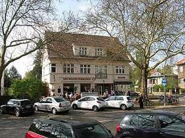 Geschäfte in der Ihnestraße/Ecke Garystraße.