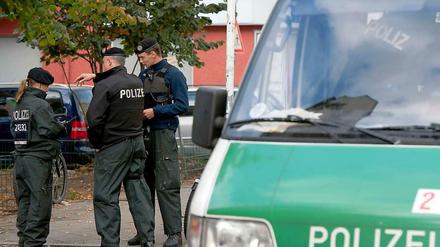 Einsatz soll sich lohnen. Polizisten und andere Landesbeamte sollen mehr Geld erhalten.