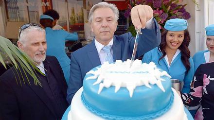 Berlins Regierender Bürgermeister Klaus Wowereit und sein Lebensgefährte Jörn Kubicki beim Hoffest am Roten Rathaus.