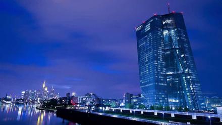 Fast fertig: EZB-Neubau am Main-Ufer in Frankfurt