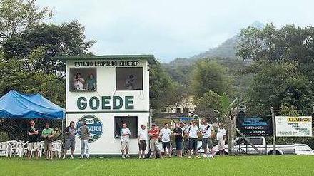 Hier spielt man deutsch. Das Fußballstadion von Pomerode. 