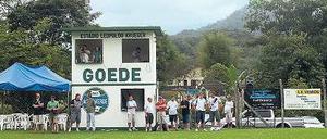 Hier spielt man deutsch. Das Fußballstadion von Pomerode. 