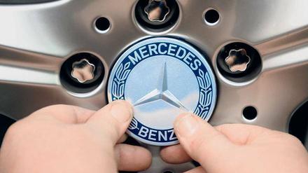 Spitzenposition. Mercedes-Benz ist mit gut 25 Milliarden Euro die wertvollste Marke Deutschlands