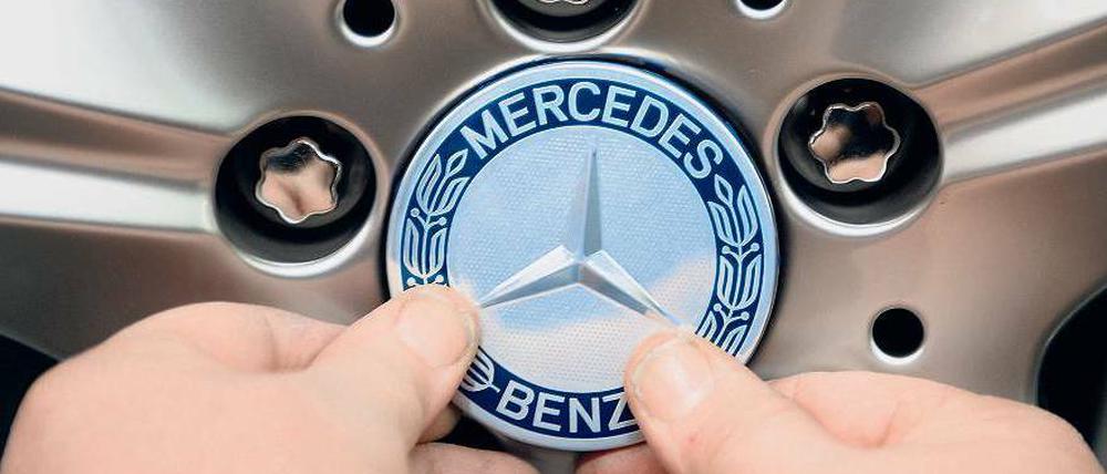 Spitzenposition. Mercedes-Benz ist mit gut 25 Milliarden Euro die wertvollste Marke Deutschlands