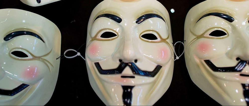 Wer verbirgt sich hinter der Maske? Die Netzaktivisten legen großen Wert auf ihre Anonymität. 