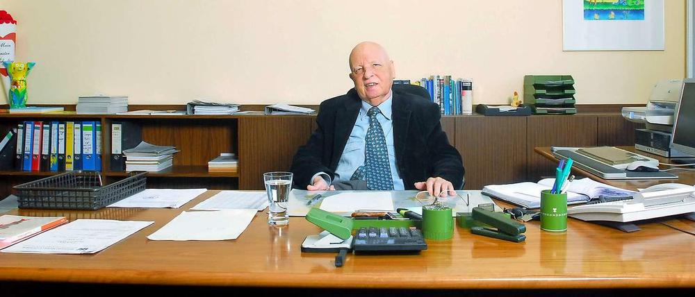 Wolfgang Schimmang, aufgenommen 2010 in seinem Büro.