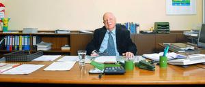 Wolfgang Schimmang, aufgenommen 2010 in seinem Büro. 