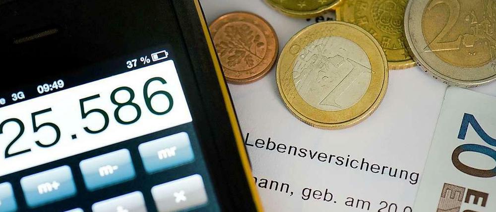 Jetzt nachrechnen. Für vier von fünf Versicherungsnehmer dürfte es sich nicht lohnen, den Vertrag wegen der Reform aufzulösen, schätzen Verbraucherschützer. 