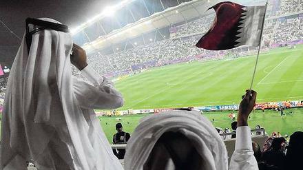 Jubeln in Katar? ARD und ZDF haben sich die Übertragungsrechte der Fußball-WM 2022 gesichert. Aber schon die Vergabe des Turniers an das Emirat ist umstritten. Foto: dpa