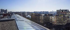 Sonnige Zukunft. GSG Berlin installiert auf 140 Dächern die größte Photovoltaikanlage in der Hauptstadt.
