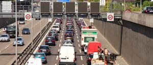 Geduldsprobe. Am Dreieck Funkturm wird es auch in diesem Sommer wieder Staus wegen Bauarbeiten geben - die sind aber deutlich kleiner dimensioniert als im vergangenen Jahr.