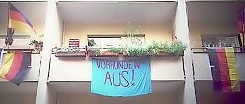 Der Stoff, mit dem der Gegner hisst. Grußadresse aus Kreuzberg.