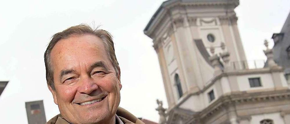 Seit vielen Jahren engagiert sich Hans Wall mit dem Verein "Denk mal an Berlin" für die Parochialkirche. Jetzt ist das Geld zusammen, Turm und Glockenspiel können vielleicht schon im nächsten Jahr zum 300 Geburtstag der Kirche aufgesetzt werden.