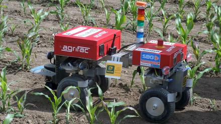 ...ausgestattet mit Kamera, Laser-Sensor, Kompass und besticht durch eine sehr lange Batteriebetriebsdauer von einer Stunde und 45 Minuten.