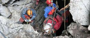 Der Eingang zur Höhle, der Schlund zur Hölle, war schon immer auch ein mythisches Symbol.