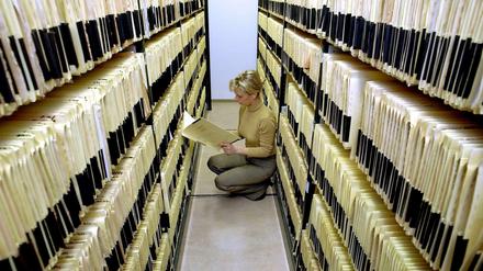 Abgehängt. Das klassische Archiv zum Durchstöbern soll künftig nur noch auf dem PC-Bildschirm erscheinen.