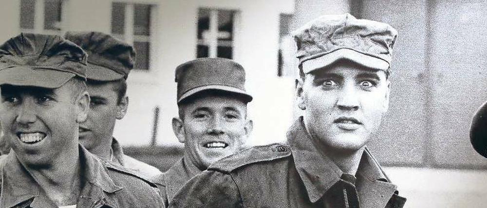 Elvis lebt. Der Popstar als Soldat 1958, fotografiert von Robert Lebeck.