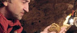 Schatzkammer. Aus den Fragmenten setzte das Team um Juan Luis Arsuaga 17 Schädel zusammen.