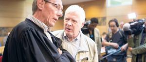 André Bamberski (r., im Gerichtssaal mit seinem Anwalt) wollte Sühne für den Tod seiner Tochter Kalinka.