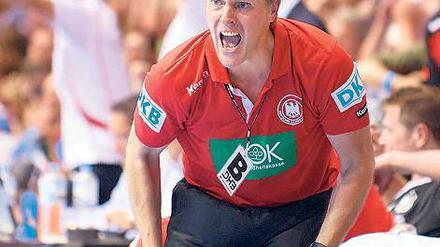 Schrei der Verzweiflung. Für Martin Heuberger endet in dieser Woche wohl die dreijährige Amtszeit als Handball-Bundestrainer. Die Mannschaft verpasste unter der Verantwortung des 50-Jährigen sowohl die Qualifikation für Olympia als auch für die EM und WM. Foto: Imago