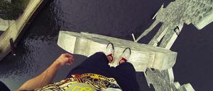 Auf dem Kopf herumtanzen oder zumindest stehen - der Extremsportler "Mustang Wanted"