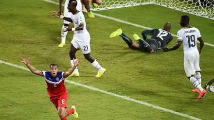 John-Anthony Brooks trifft per Kopf nach einer Ecke zum Sieg für Team USA - und kann es kaum fassen.