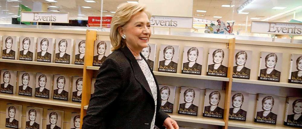 Rührt die Werbetrommel. Ex-US-Außenministerin Hillary Clinton will im Juli nach Berlin kommen und ihr neues Buch in Deutschland vorstellen.