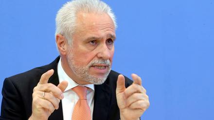 Roderich Egeler stellt klar: Auch Doppelstaatler dürfen nicht zweifach wählen.