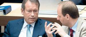 Sie reden miteinander. Und übereinander. Finanzsenator Nußbaum (links) und Justizsenator Heilmann. 