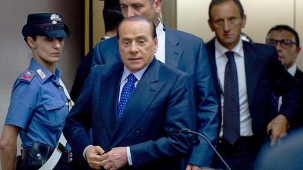 Vor Gericht. Berlusconi vor einer Zeugenaussage im Prozess um einen Ex-Vertrauten in der vergangenen Woche in Neapel.