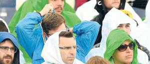 Das Regencape sollte man nicht allzu weit weglegen in den nächsten Tagen.