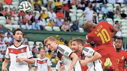 Vier Innenverteidiger, aber keiner köpft.