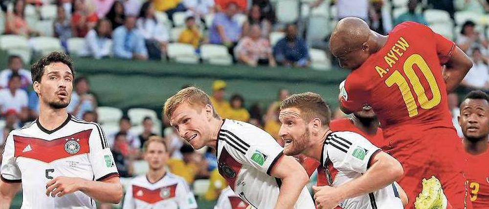 Vier Innenverteidiger, aber keiner köpft.