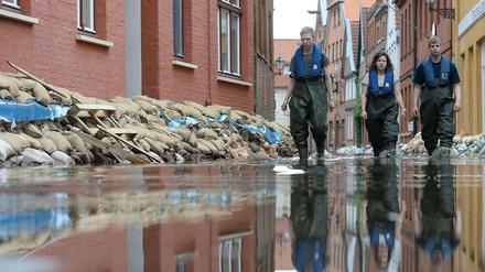 Extreme Wetterlagen wie im vergangenen Sommer werden häufiger. Politiker fordern eine Pflichtversicherung.