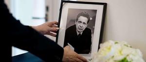 Kondolenzbuch für Frank Schirrmacher bei der "FAZ" in Berlin
