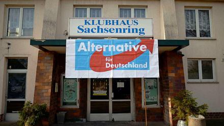 Die AfD - hier das Tagungsgebäude ihres Landesparteitages im März - hat gute Chancen, in das Dresdner Landesparlament einzuziehen