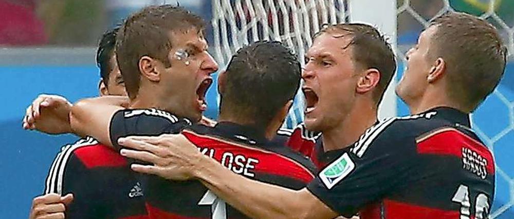 Der Jubel nach dem 1:0 gegen die USA war schon mal weltmeisterlich bei den deutschen Spielern.