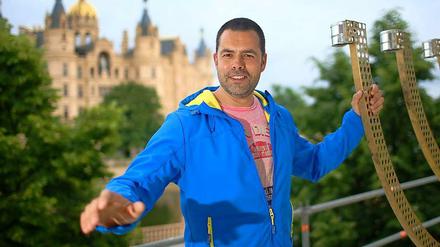 Bastiaan Everink bei einer Probe zu "Nabucco" bei den Schlossfestspielen auf dem Alten Garten in Schwerin.