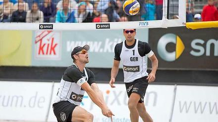 Immer am Ball bleiben. Kay Matysik (v.) und Jonathan Erdmann (r.) wollen bei den Weltmeisterschaften im nächsten Jahr mindestens Silber holen.
