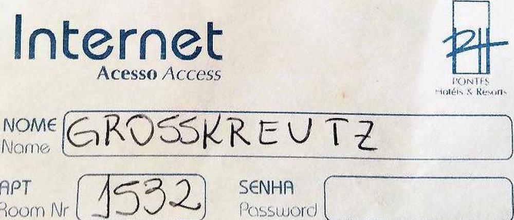 Im Netz des DFB. Der Nachname zum Internetpasswort verrät unserem Reporter, wer vor ihm sein Hotel- zimmer bewohnte.