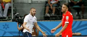 Nicht zu halten. Frankreich schlägt die Schweiz 5:1, auch wenn Torjäger Karim Benzema "nur" einen Treffer erzielt. 