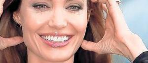 Schwere Entscheidung. Am 14. Mai 2013 schrieb Angelina Jolie in der „New York Times“ über ihr vererbtes Brustkrebsrisiko – und löste eine weltweite Debatte aus.