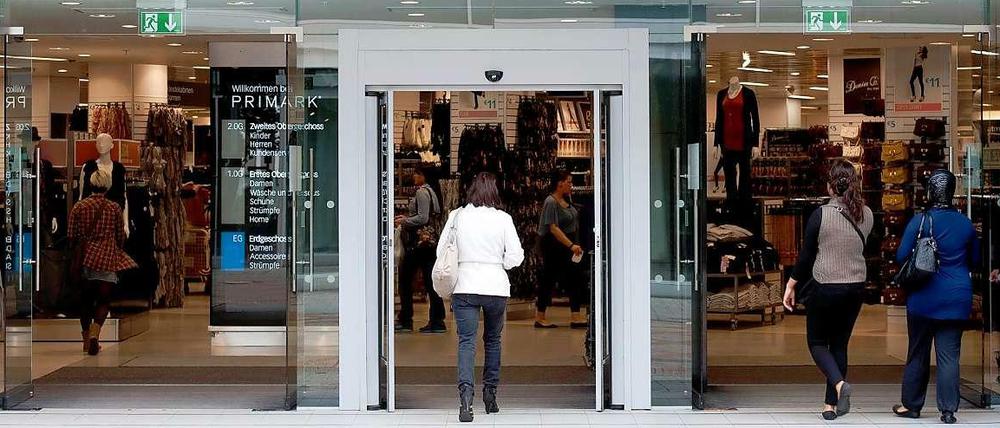 Primark hat in Deutschland neun Filialen, eine davon in Berlin. Anfang Juli kommt am Alexanderplatz eine zweite dazu.