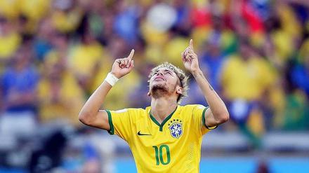 Dem Himmel sei dank! Brasilien setzt sich mit Glück und Neymar im Elfmeterschießen im WM-Achtelfinale gegen Chile durch. Der Gastgeber der WM 2014 steht im Viertelfinale. Chile ist auf äußerst knappe Art und Weise ausgeschieden.