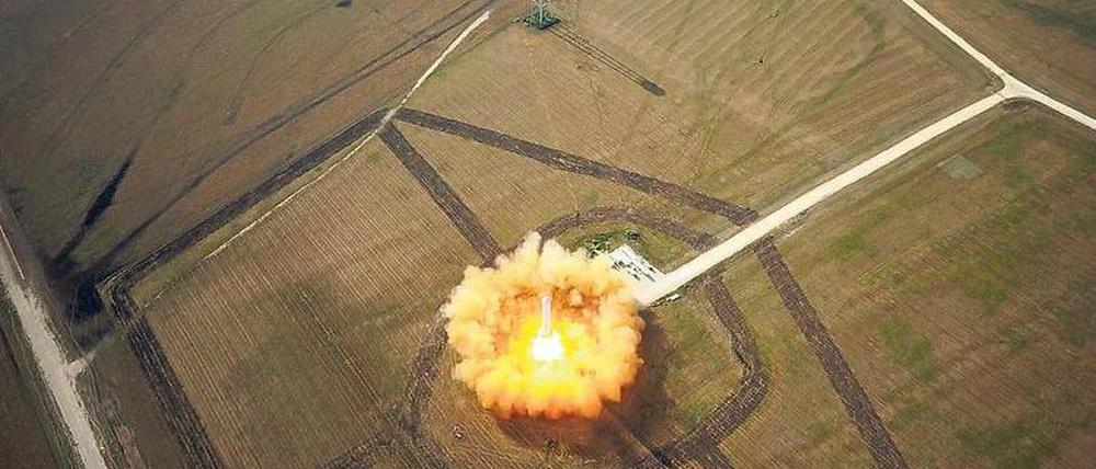 2014 flog ein Prototyp der Firma SpaceX namens „Grasshopper“ 325 Meter hoch und landete dann wieder auf der Startrampe.