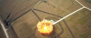 2014 flog ein Prototyp der Firma SpaceX namens „Grasshopper“ 325 Meter hoch und landete dann wieder auf der Startrampe.