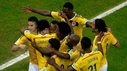 Wir feiern durch ins Viertelfinale: Die Kolumbianer konnten am Abend in Rio de Janeiro einen 2:0-Sieg gegen Uruguay bejubeln. Bei der WM 2014 in Brasilien stehen sie nun unter den letzten Acht.