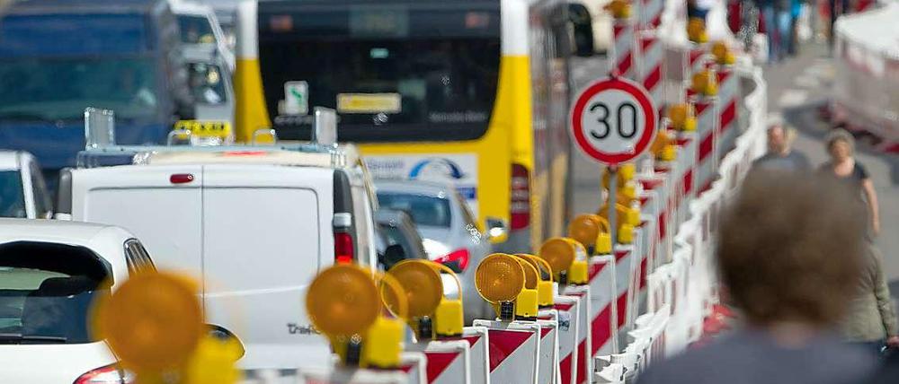 Die Baustelle auf der Invalidenstraße ist seit Jahren eine Stauquelle.